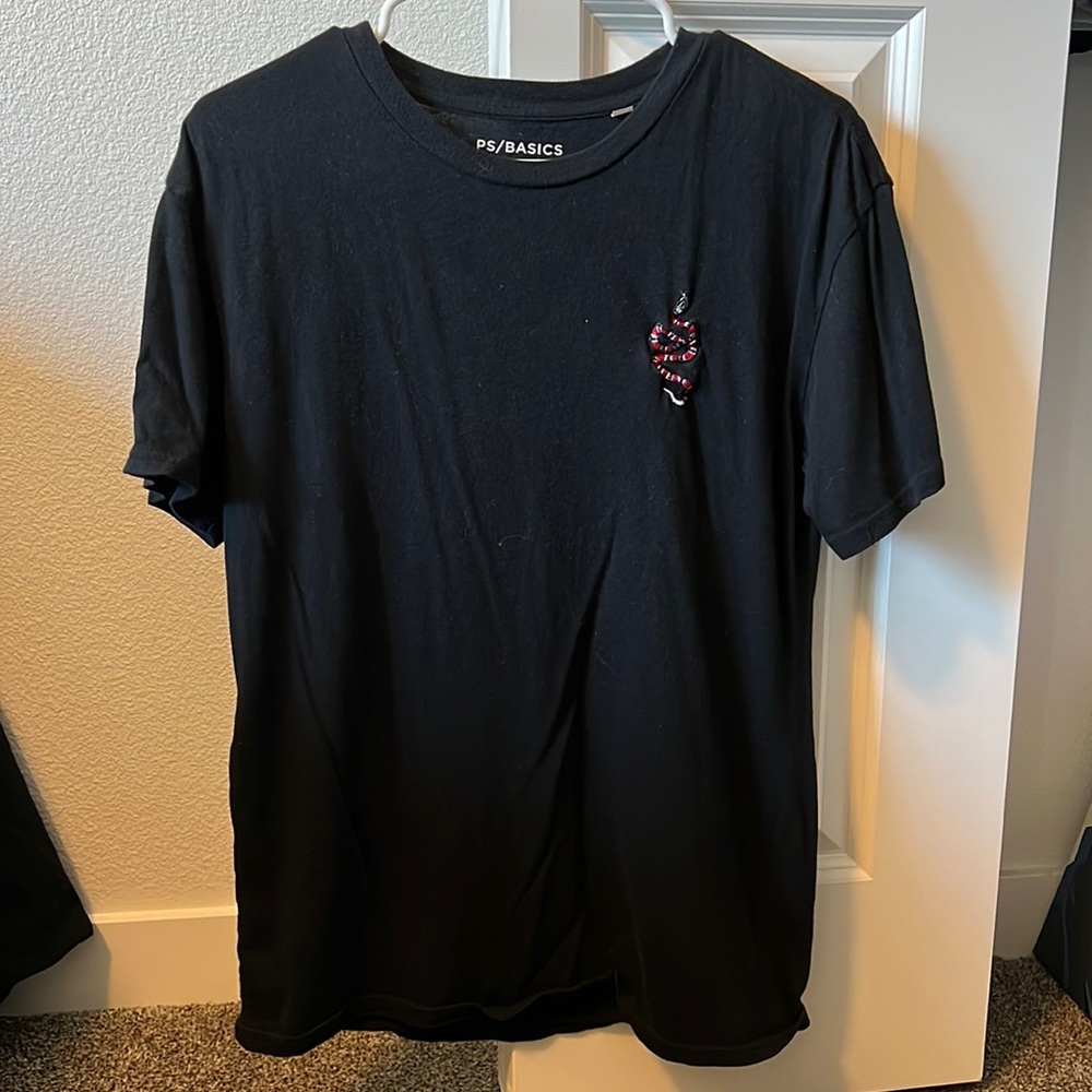 Pac sun black tshirt